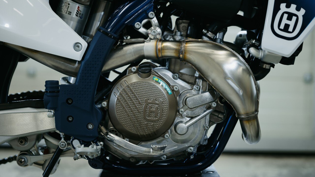 Husqvarna presenta la FS 450 2025